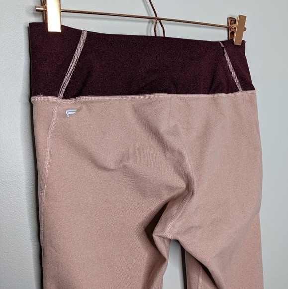 ✨3/$15 Fabletics pink purple workout legging L/XL - Picture 6 of 8